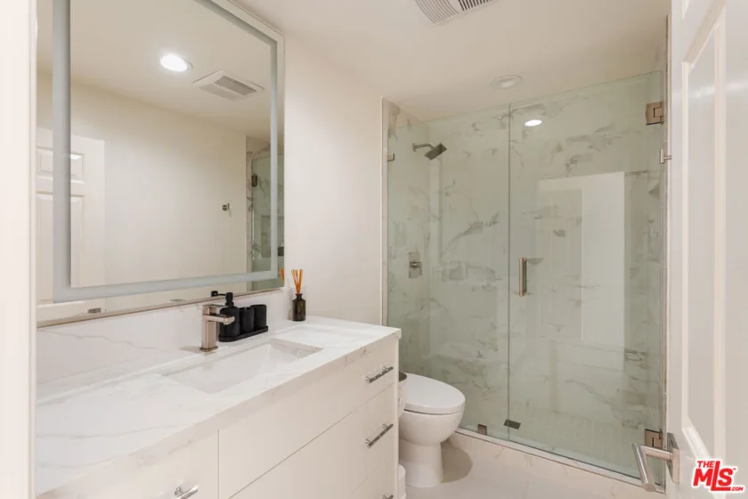 121 N Almont Drive #304 photo 29