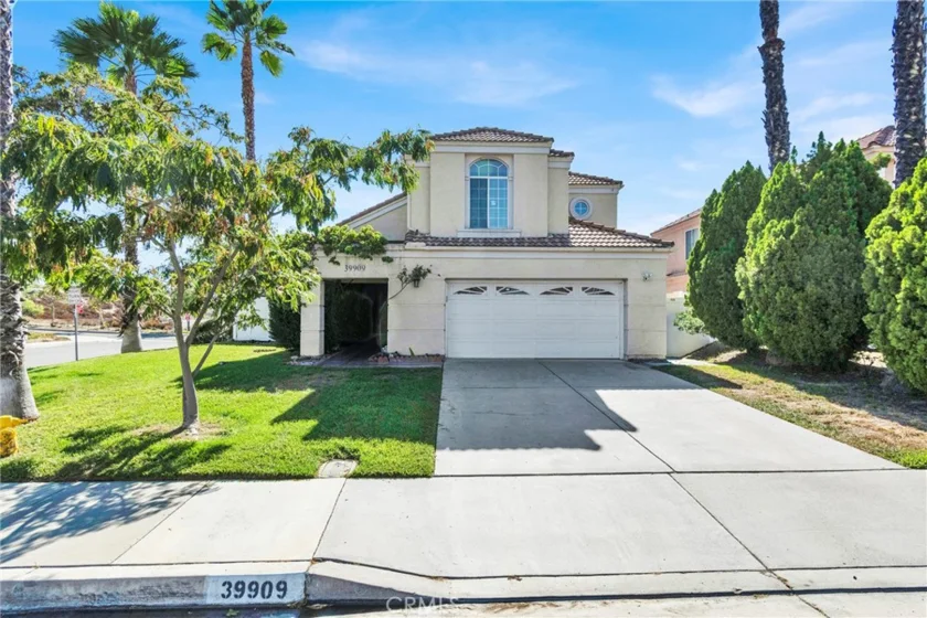 39909 Via Castana photo 2