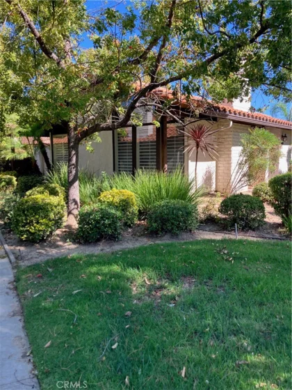 1413 Seven Hills photo 3