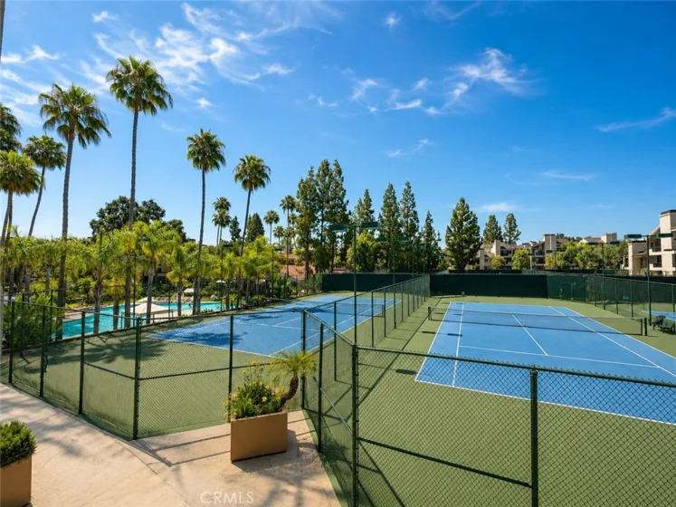 5565 Canoga Avenue #207 photo 14
