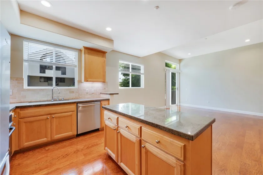 2125 S Bentley Avenue #101 photo 34