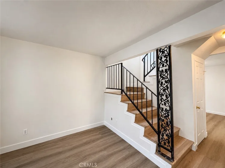 24051 Fir photo 8