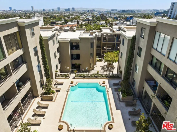 8455 Fountain Avenue #504 photo 26