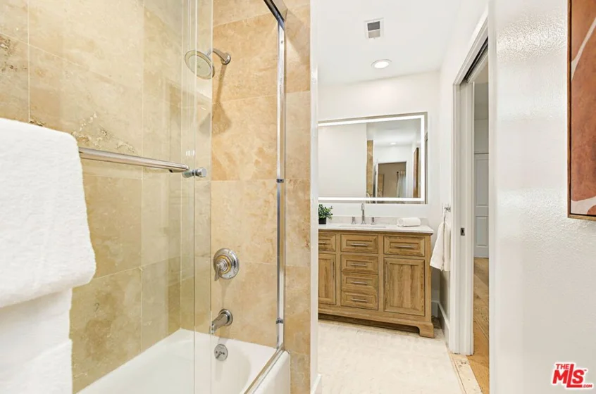 839 Larrabee Street #2 photo 29