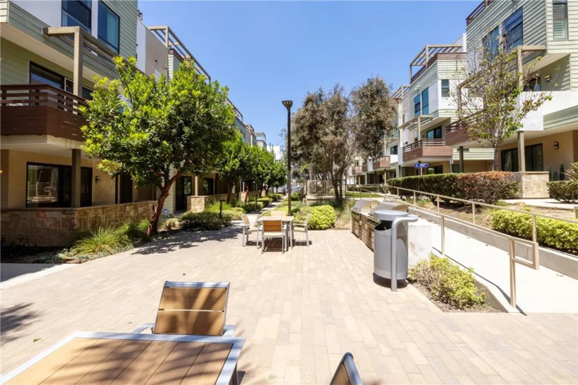 1675 Grand View photo 41