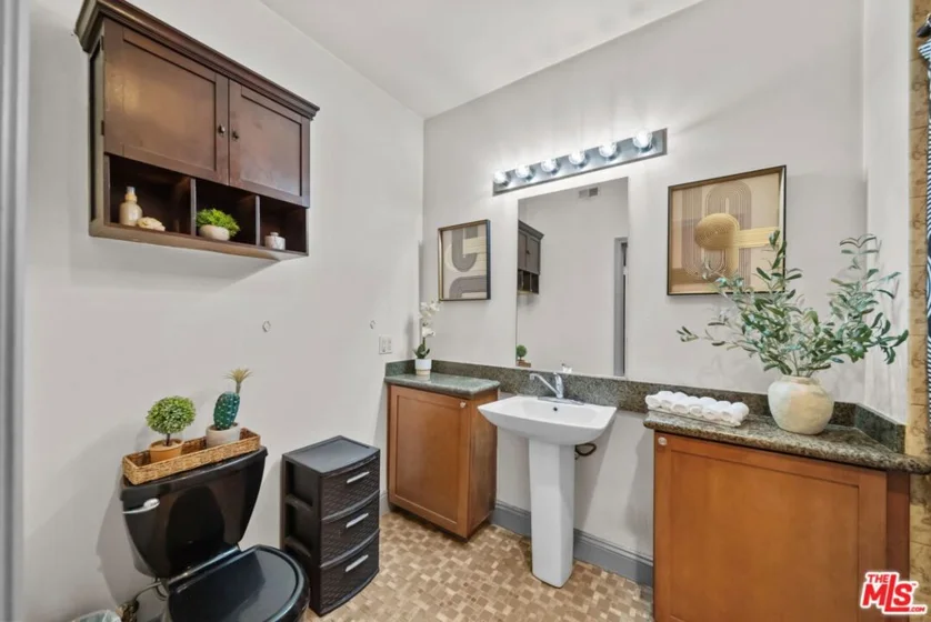 6938 Laurel Canyon Boulevard #310 photo 11