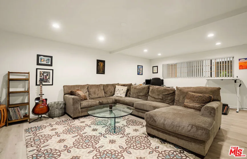4658 Don Lorenzo Drive #E photo 12