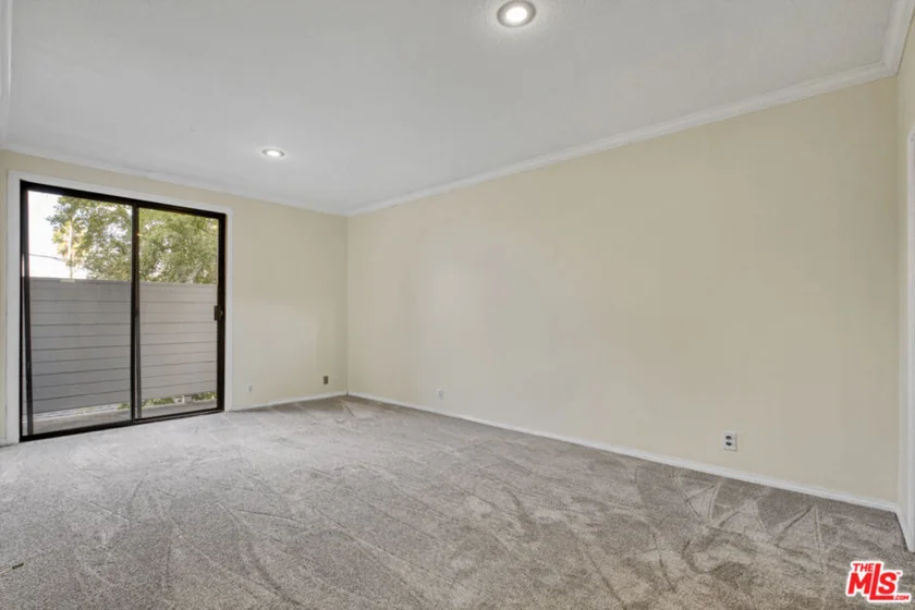 13331 Moorpark Street #233 photo 17