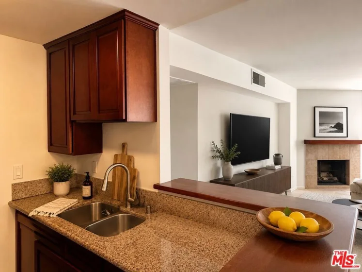 8530 Holloway Drive #222 photo 5