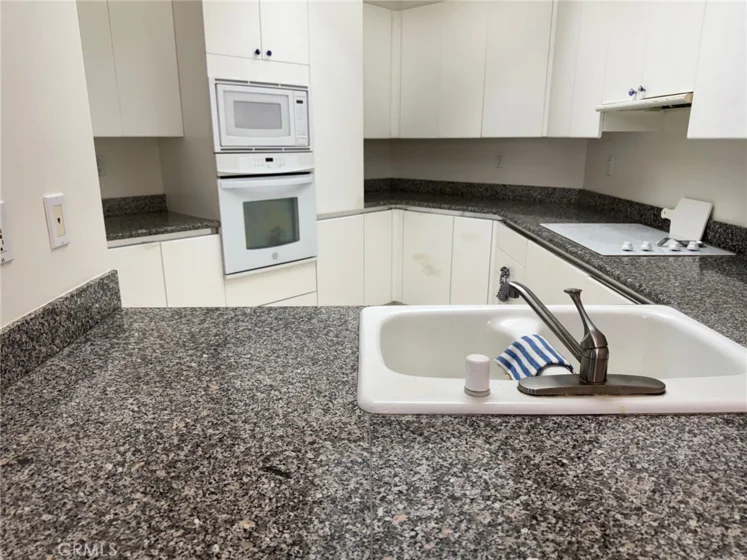 850 E Ocean Boulevard #B3 photo 13