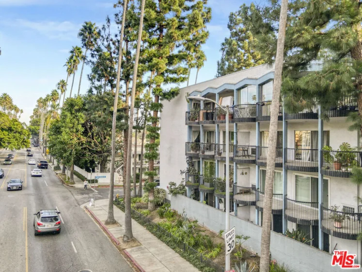 7560 Hollywood Boulevard #306 photo 1