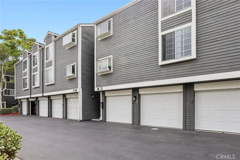 2330 Vanguard photo 28