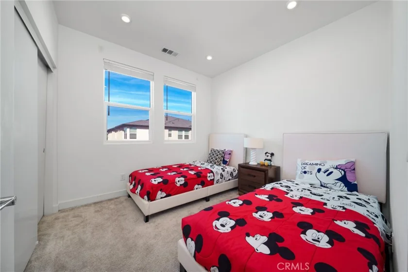 1602 W Bushell photo 20