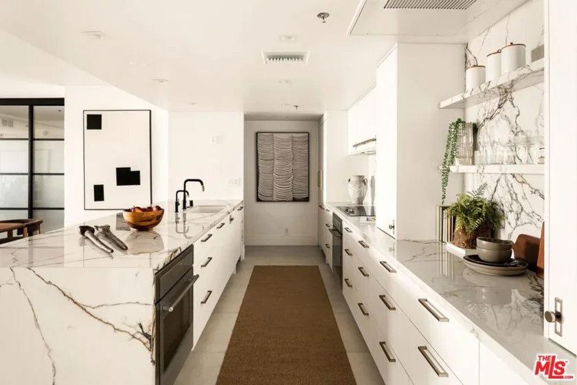 10660 Wilshire Boulevard #1208 photo 17