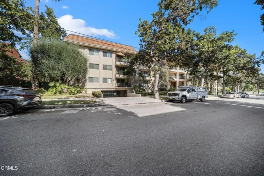 420 S Madison Avenue #204 photo 2