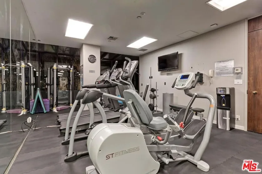 10350 Wilshire Boulevard #1102 photo 32