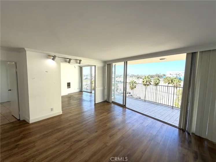 700 E Ocean #808 photo 8