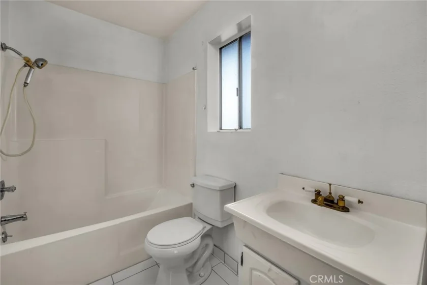 1860 San Francisco Avenue #1 photo 8