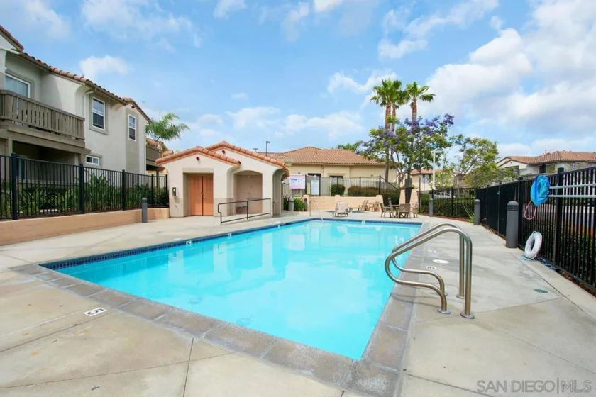 6004 Paseo Salinero photo 25