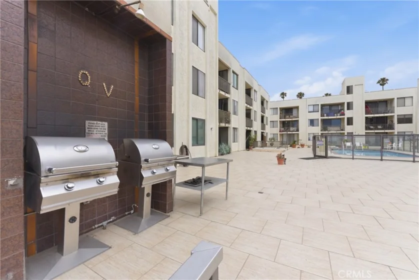 1140 E Ocean photo 40