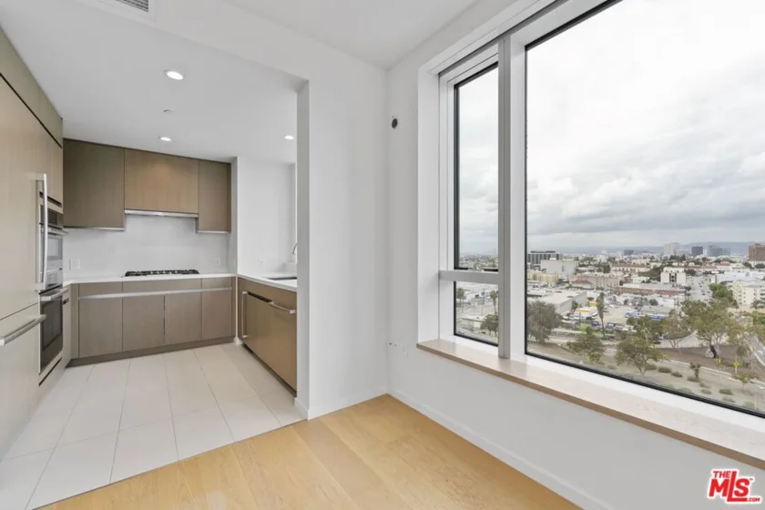 889 Francisco Street #1508 photo 33