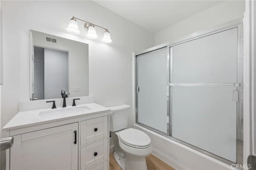 157 California Court photo 19