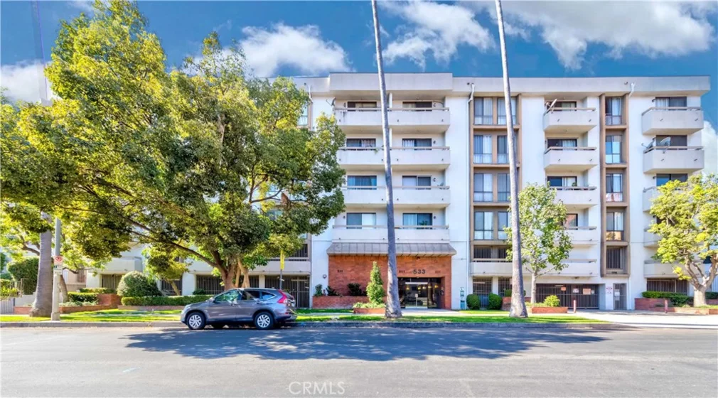 533 S St Andrews Place #304 photo 1