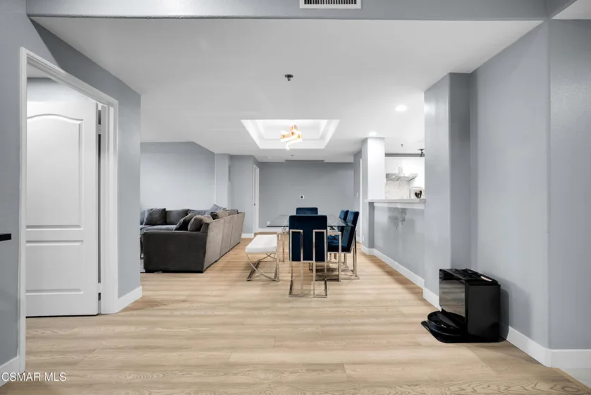 4348 Mammoth Avenue #203 photo 11