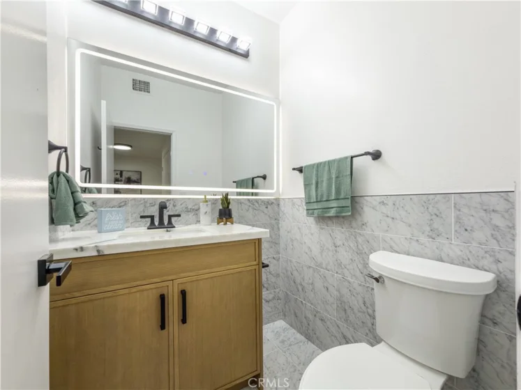 1944 Glendon Avenue #209 photo 57