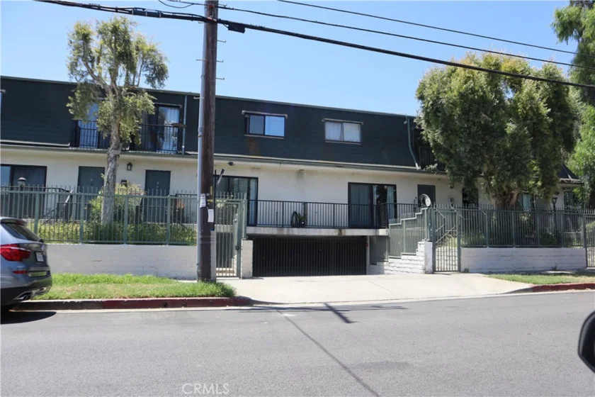 9047 Langdon #4 photo 1