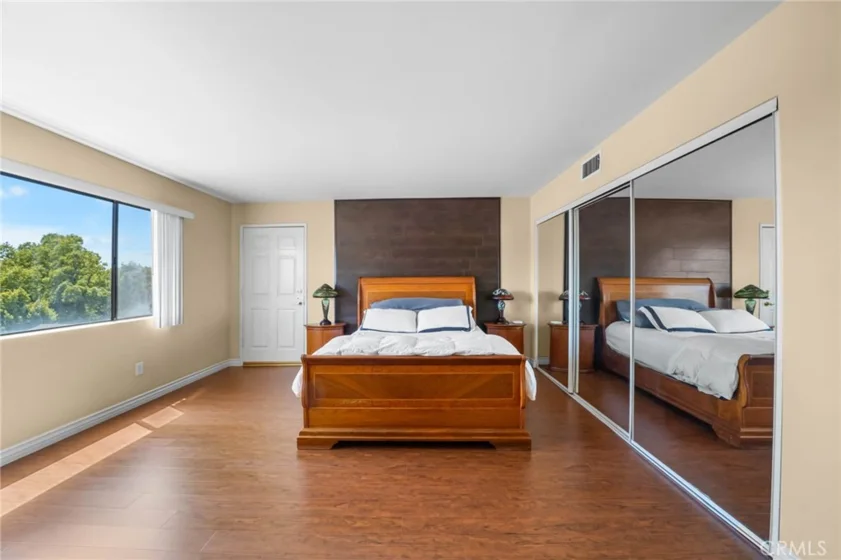 554 E San Jose #203 photo 11