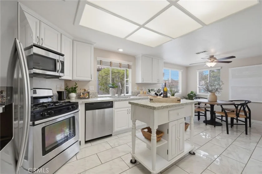 40492 Via Amapola photo 7