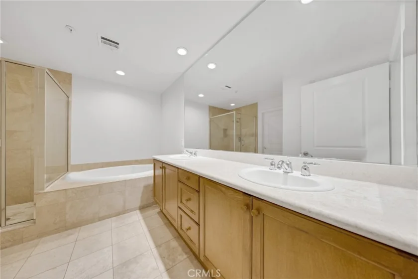 128 N Oak Knoll #111 photo 45