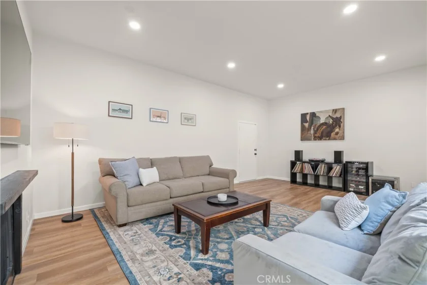 308 1/2 Commonwealth Avenue photo 32