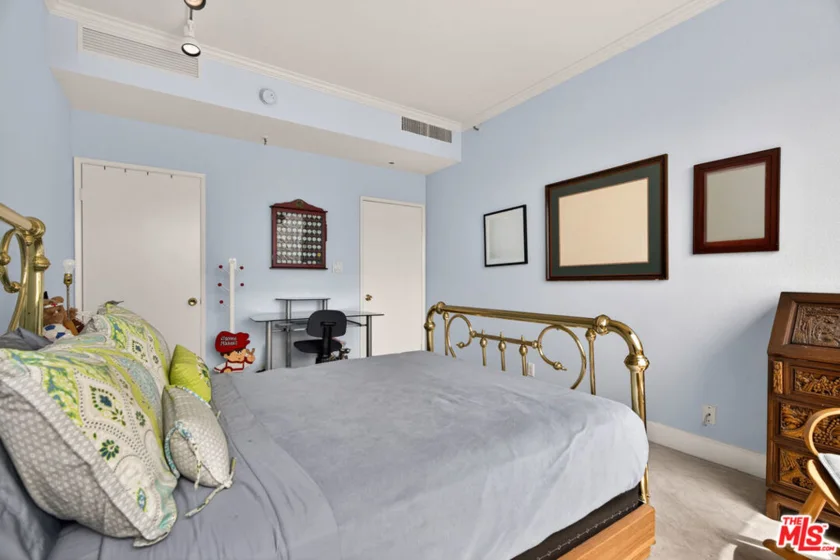 600 W 9th Street #1512 photo 18