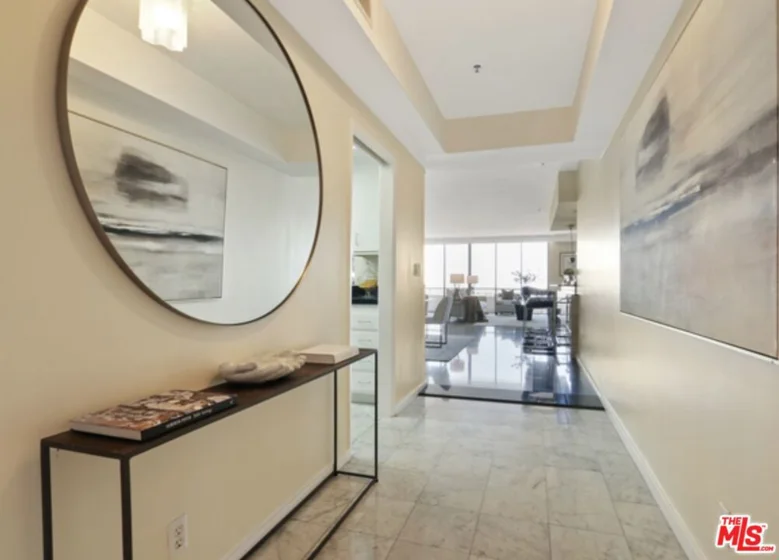 10660 Wilshire Boulevard #1007 photo 2