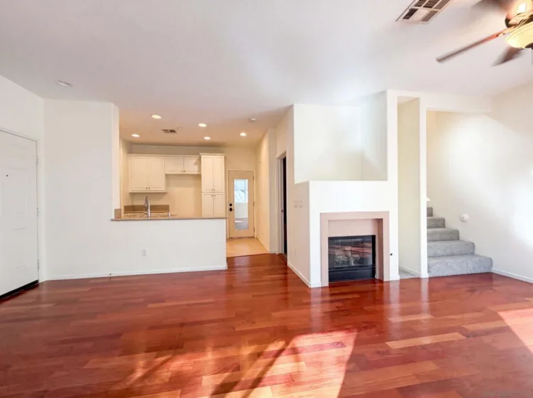 4099 Peninsula photo 3