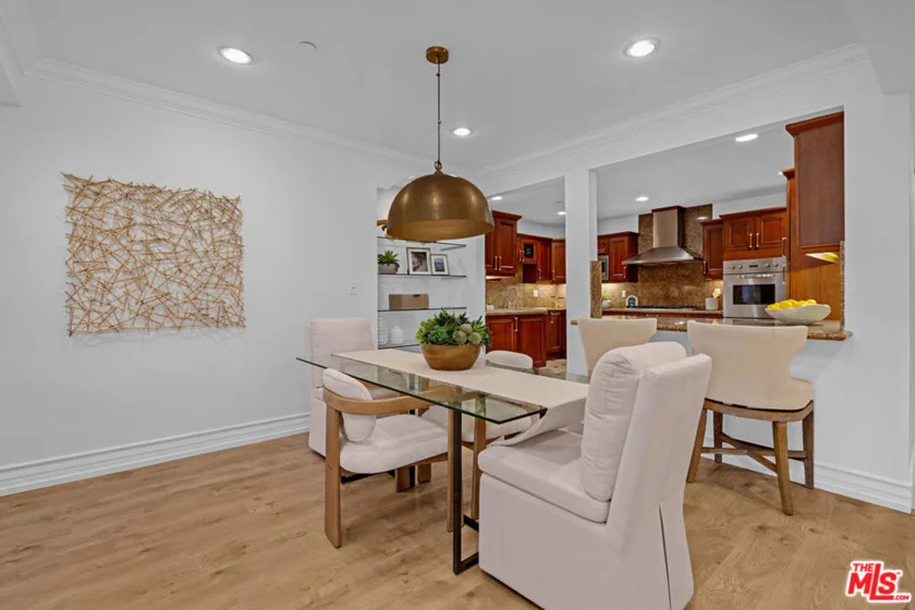 1838 Westholme Avenue #104 photo 9