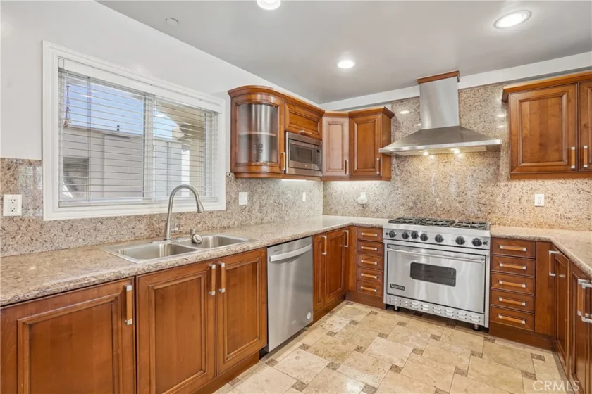 1828 Glendon Avenue #PH1 photo 7