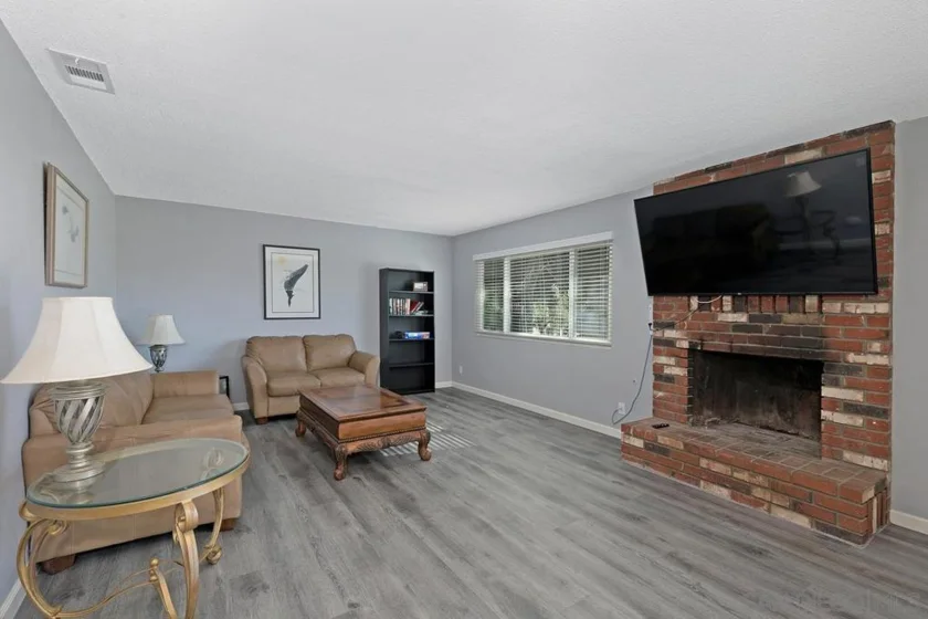 24567 Adams Avenue photo 6