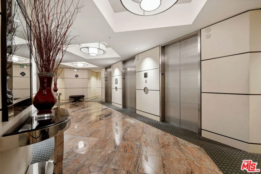 10490 Wilshire Boulevard #1402 photo 47