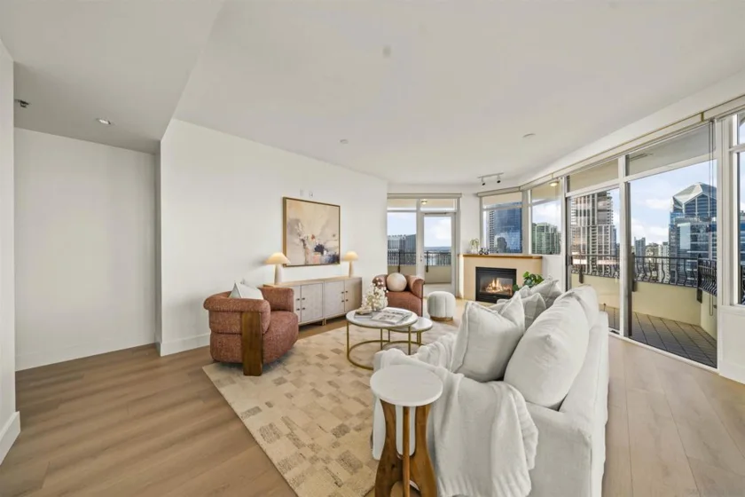 700 W Harbor #2501 photo 2