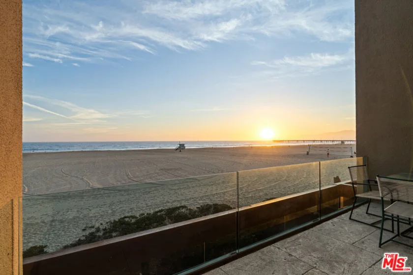 3817 Ocean Front Walk photo 23