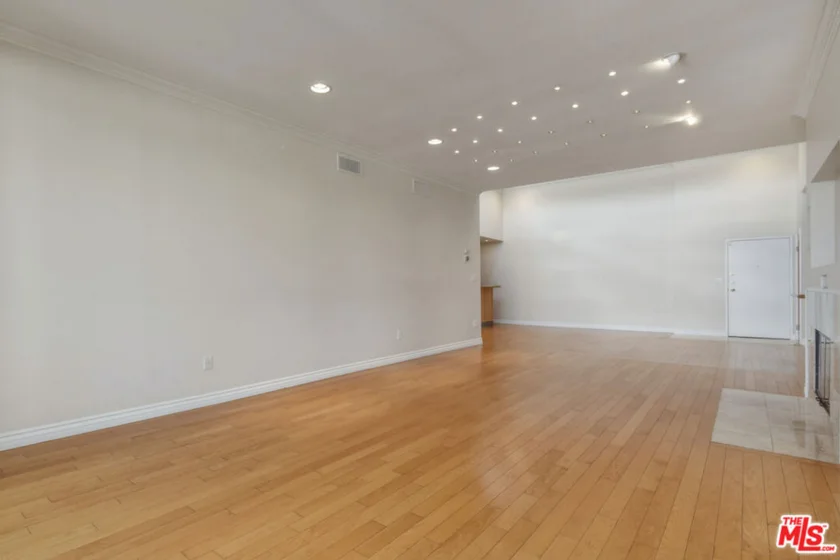 4443 Ventura Canyon Avenue #304 photo 57
