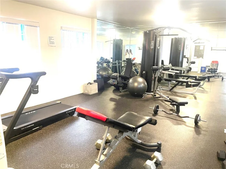 4455 Hazeltine Avenue #208 photo 34
