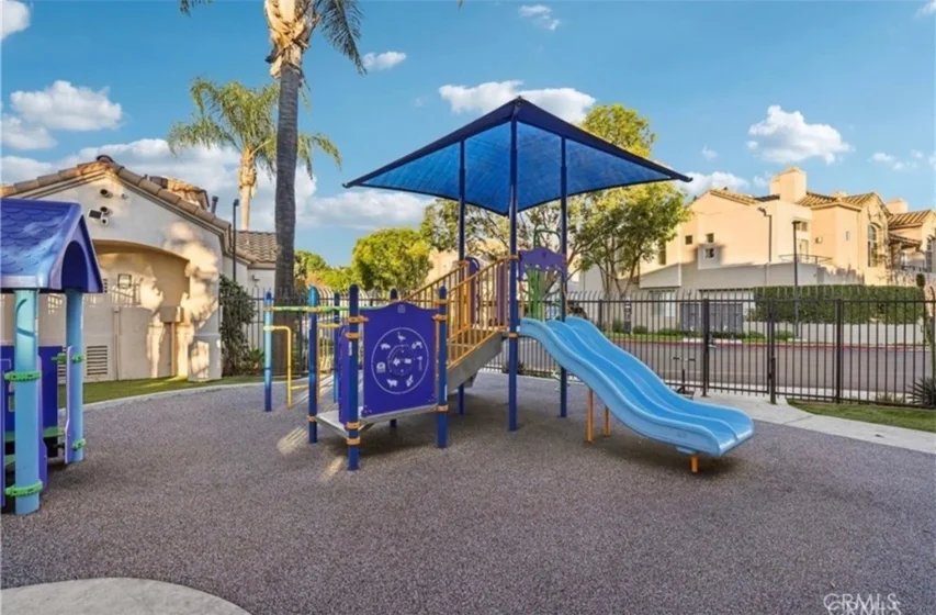67 Tradewinds photo 34