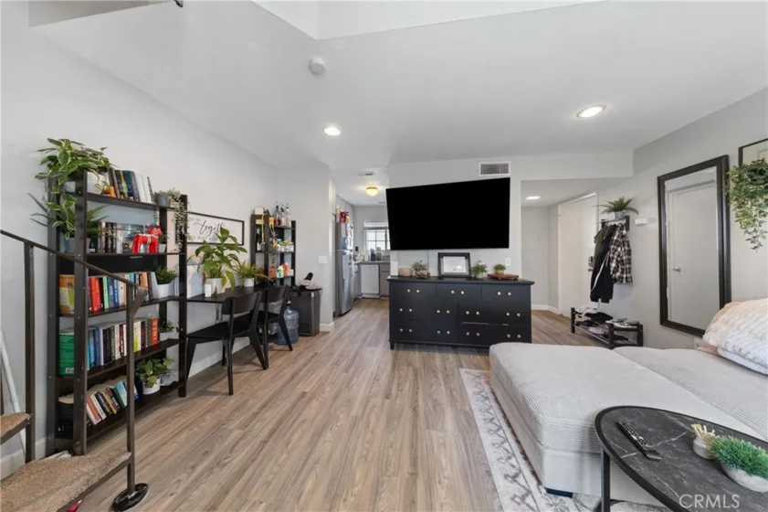23345 La Crescenta photo 4