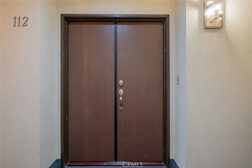 1305 N Columbus Avenue #112 photo 3
