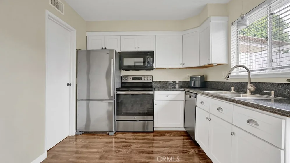 1424 Deauville Place photo 9