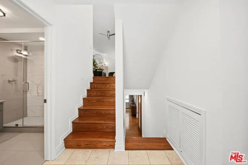1222 N Kings Road #8 photo 31